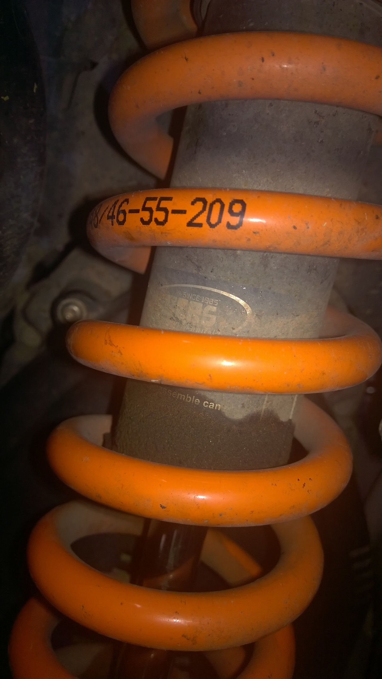 What a shit... es ist wirklich Hydraulikoel (rot)...