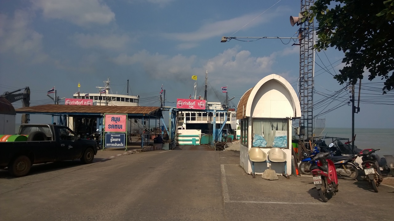 Zurück im Fährhafen...
